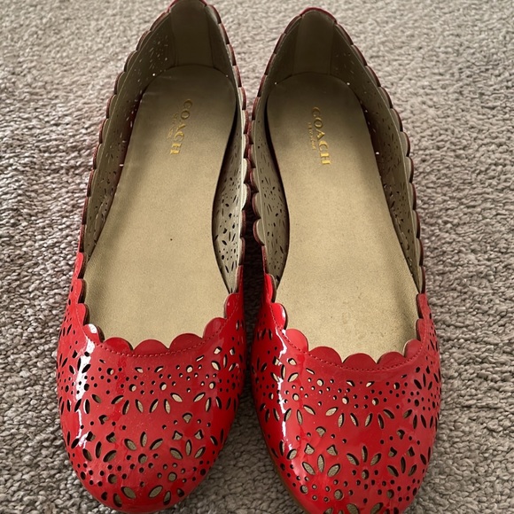 COACH Scalloped flats - Picture 2 of 2